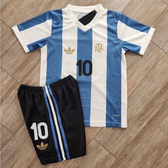 Argentina Home Special Edition Messi 10 - Picture 4 of 5
